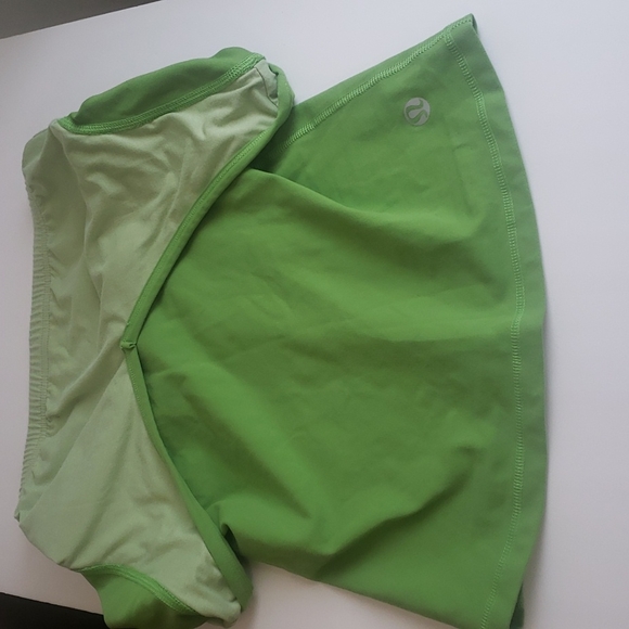 Pretty Green Lululemon T-shirt - Picture 6 of 7